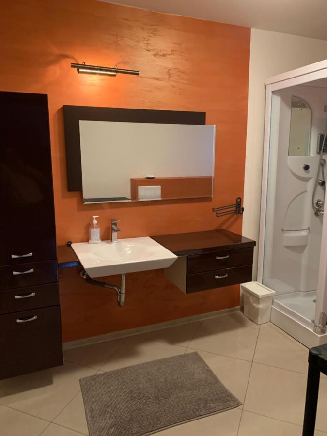 Dorf Haus Valiug Hotell Exteriör bild