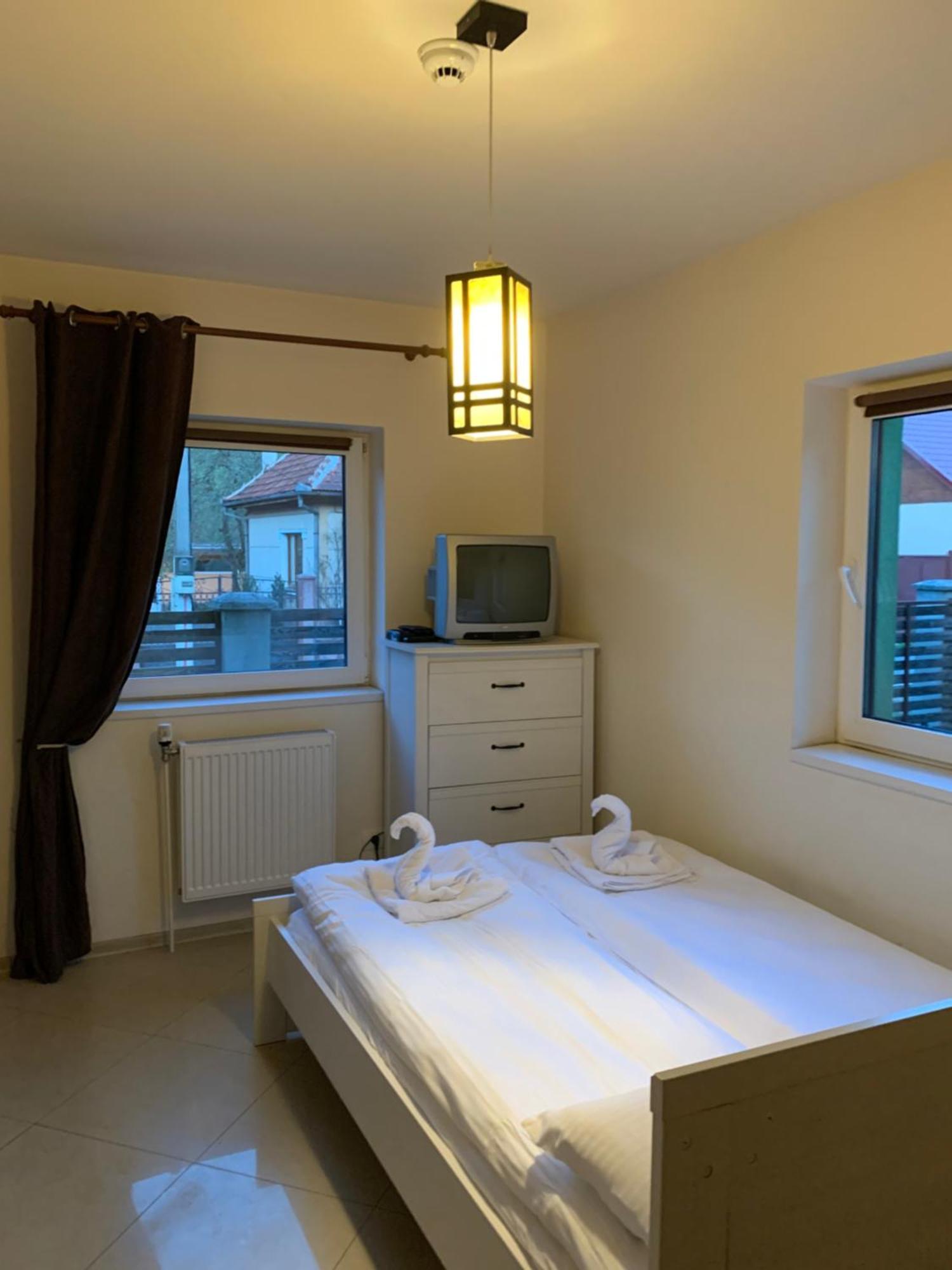 Dorf Haus Valiug Hotell Exteriör bild