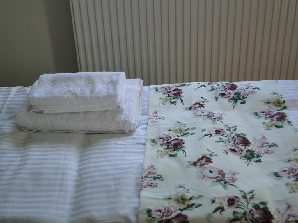 Dorf Haus Valiug Hotell Rum bild