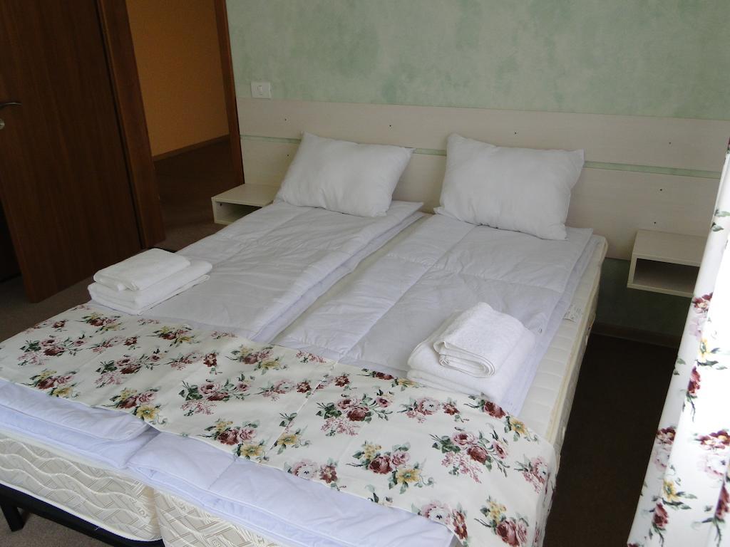 Dorf Haus Valiug Hotell Exteriör bild